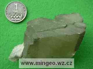 Minerál adulár krystal